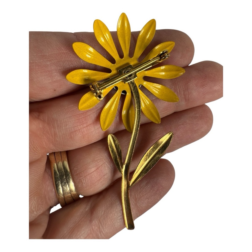 Yellow Flower Brooch & Earrings - Picture 5 of 6